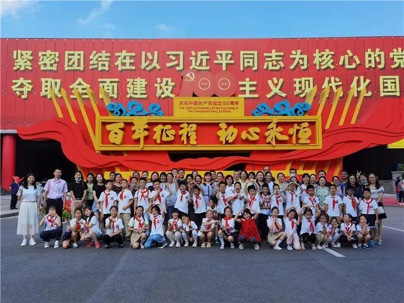 五角大楼前顾问麦格雷戈称400名美国人在乌克兰丧生